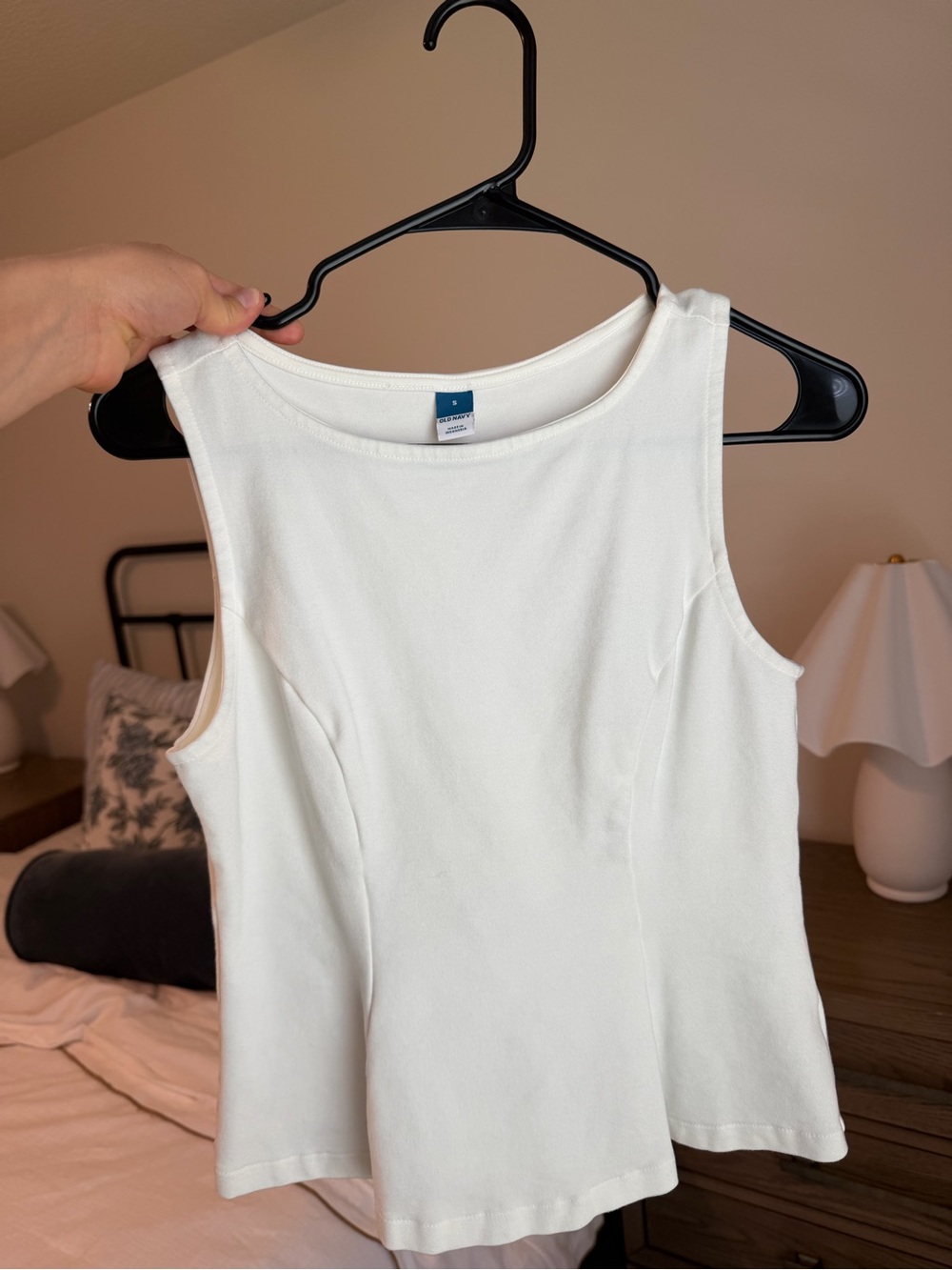 Old Navy White Women's Scoop Neck Tank Top